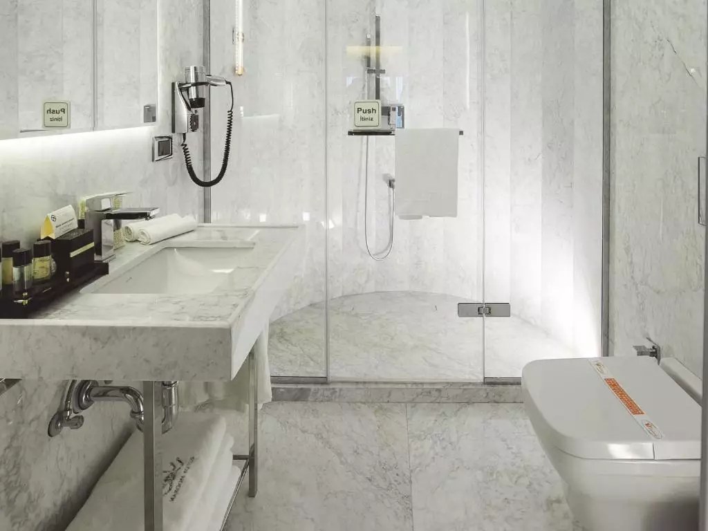 سرویس بهداشتی Maroon Hotel Pera